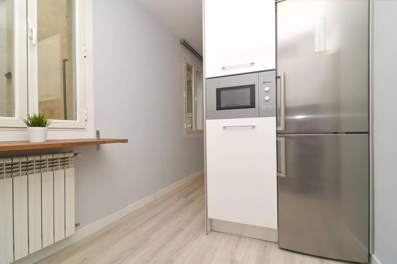 Bright Apartment In La Latina By Batuecas マドリード エクステリア 写真